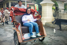 100 Tukang Becak Lansia Terima Becak Listrik Bantuan Presiden Prabowo Subianto