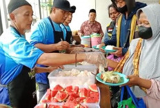 Warung Nasi Hamba Allah Cirebon Rayakan Milad Pertama dengan 300 Porsi Makan Gratis