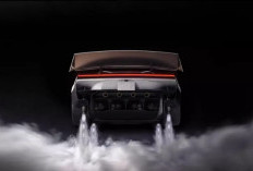 Aksi Tesla Roadster Buatan Elon Musk: Bisa Terbang, Salto, hingga Menempel di Dinding