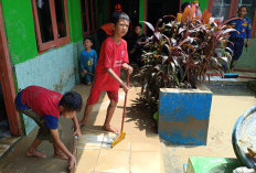 MI Darul Ulum Paksa Liburkan Sekolah, Lapangan Penuh Lumpur dan Gerbang Sekolah Jebol
