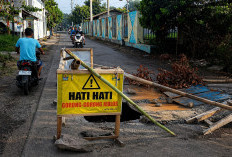 Jalan Amblas di Watubelah Belum Tersentuh Perbaikan, Warga Mulai Cemas