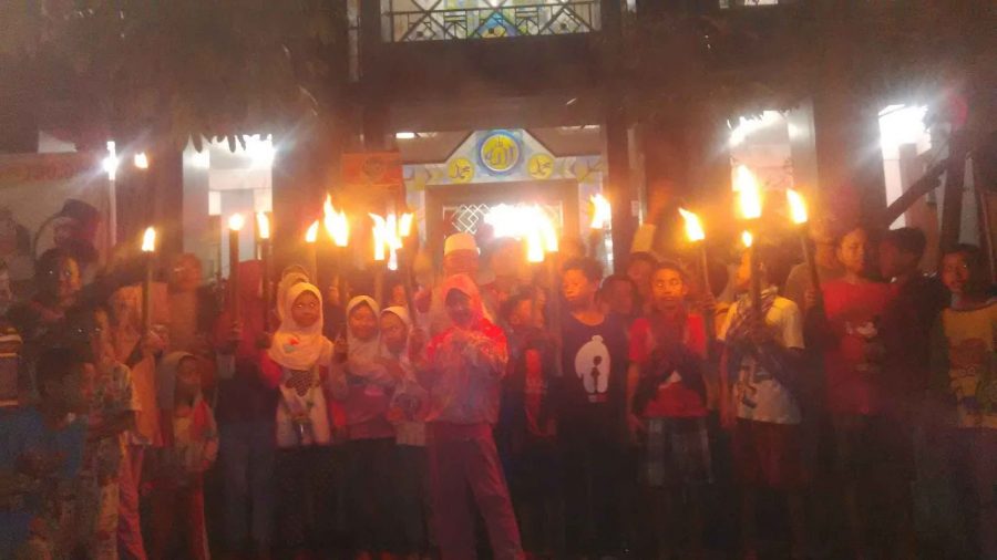 Warga GSP Pawai Obor