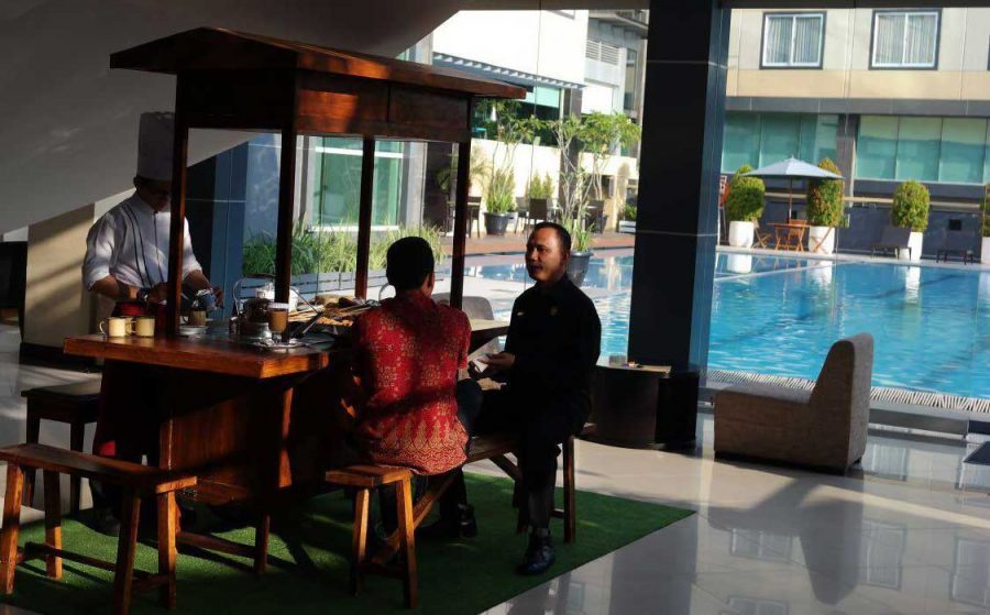 Grage Hotel Hadirkan Warung Angkringan