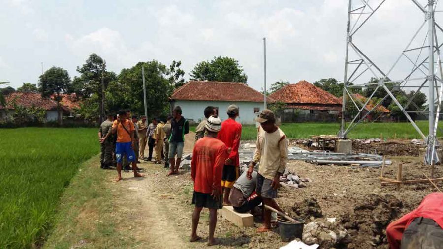 Diduga Ilegal, Satpol PP Hentikan Pembangunan Tower