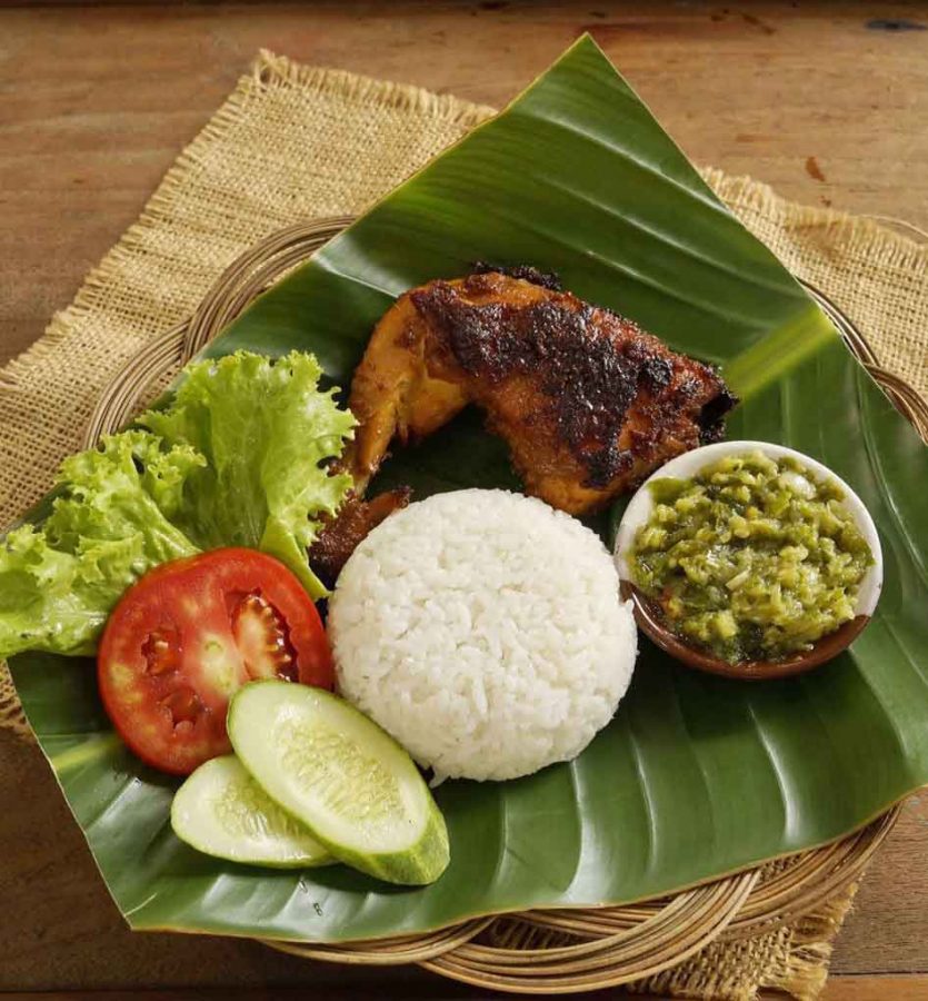 Ayam Bakar Bali Dipadukan dengan Bumbu Lokal