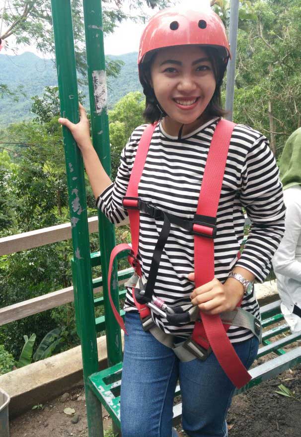 Sri Intan Agustini, Tertantang Backpacker