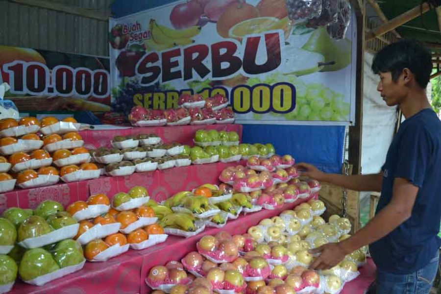 Buah Impor Serbu Pasar Lokal