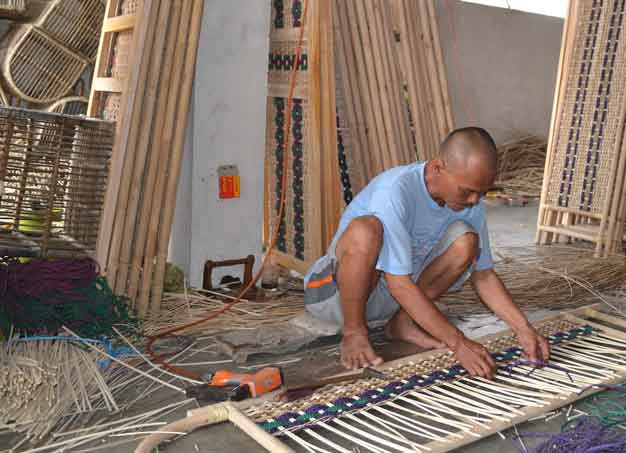 Produksi Rotan Tegalwangi Mulai Bergairah