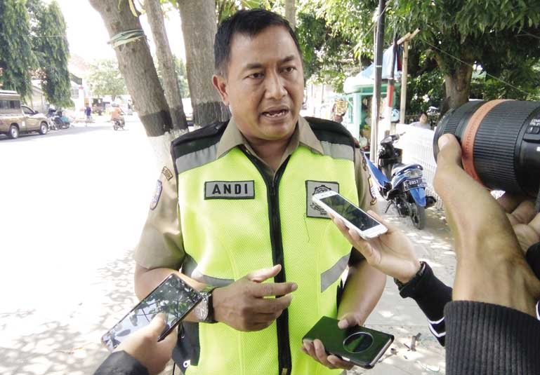 Waria Tidak Pernah Jera, Bikin Satpol PP Pusing Tujuh Keliling