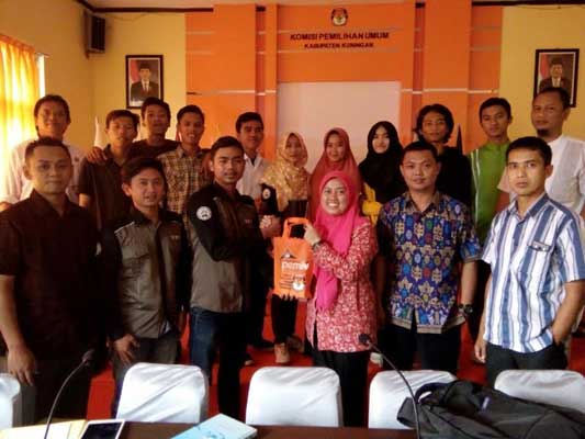 IMK Cirebon Gandeng KPU Sosialisasi Pilkada ke Siswa SMA