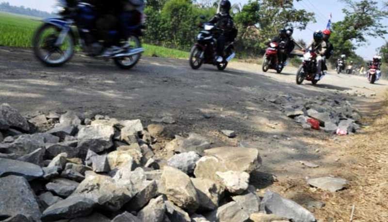 Jalur Alternatif Desa Jagara Rusak Picu Kecelakaan