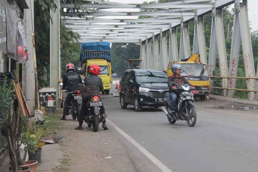 Melintas Jembatan Cisambeng Bikin Jantung Deg-degan