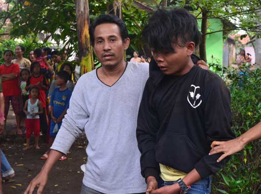 Anak Mantan Kuwu Bonyok Dibogem Warga Majasem