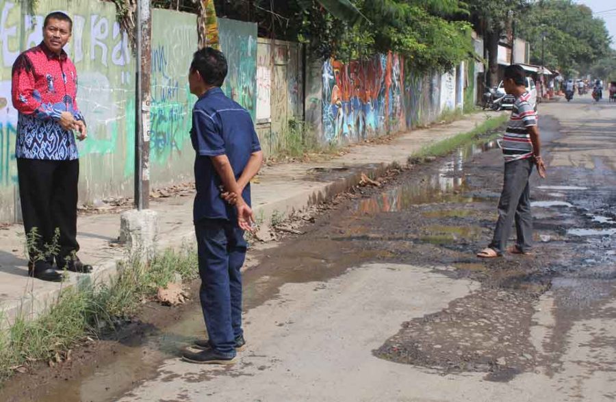 Jalan Buyut Rusak Segera Dibetonisasi