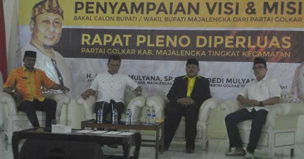 Balonbup dari Golkar Harus Mau Mendengarkan