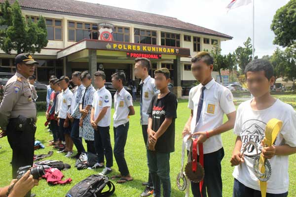 Hendak Tawuran, Polisi  Ciduk Belasan Siswa SMP