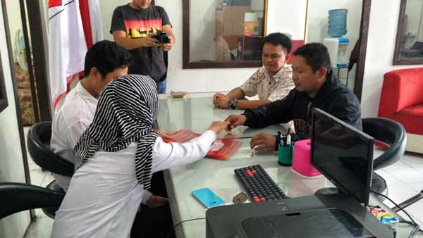 ‘Ngadaun Ngora’ Sendirian Daftar ke Gerindra