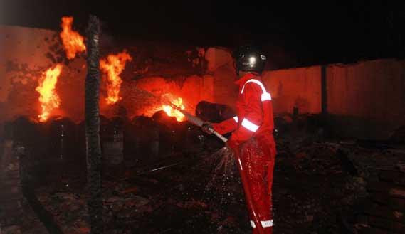 Apes, Gudang Minyak Ilegal Terbakar