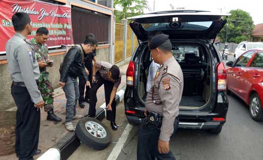 Diberitahu Ban Mobil Kempes, Duit Rp5 Juta Milik RS KMC Raib