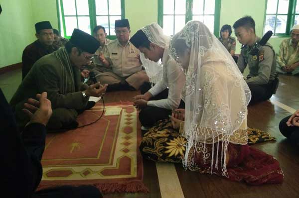 Nikah di Mapolres, Mempelai Wanita: Saya Sudah Kadung Cinta