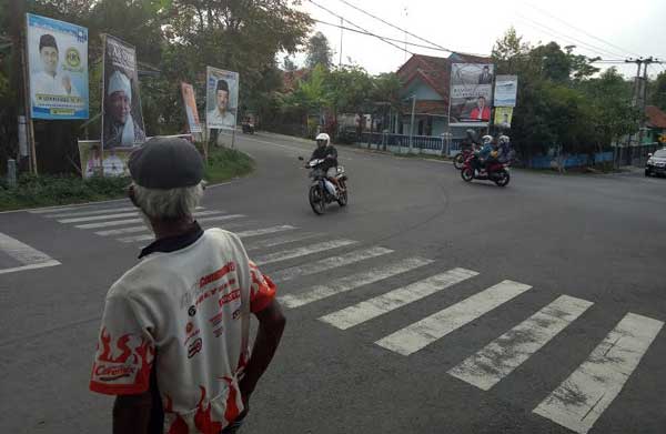 Cuma Nampang di Baliho, Masyarakat Tidak Tahu Apa Idenya