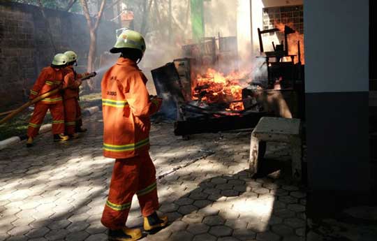 Karyawan RKB IAIN Dengar Suara Aneh, Pas ke Luar Api Sudah Membesar