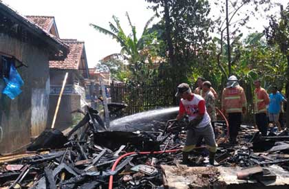 Lupa Matikan Tungku, Kandang  Ayam Ludes Terbakar