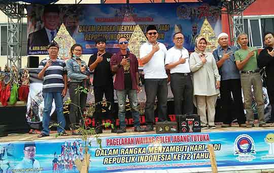 Terus Bergerilya, Yosa Hadiri Pagelaran Wayang Golek