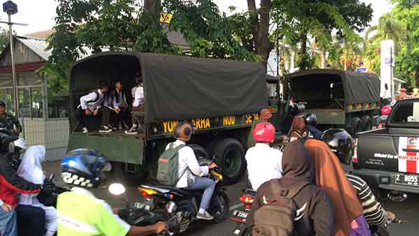 Atasi Mogok Angkot, Semua Armada Petugas Dikerahkan