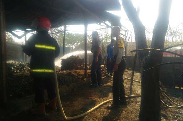 Kebakaran Gudang Diduga Akibat Puntung Rokok