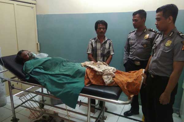 Diduga Depresi, Pria Paruh Baya Robek Perut Sendiri