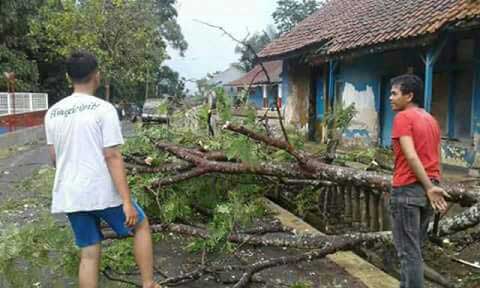 24 Rumah Rusak Disapu Puting Beliung, Empat Warga Luka-luka