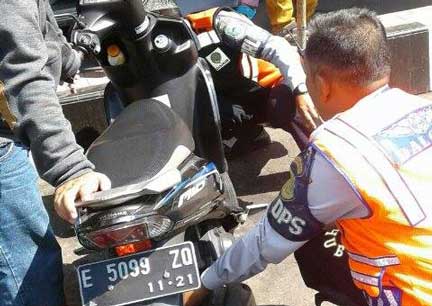 Parkir Sembarangan, Motor Dinas Dikempesin Dishub