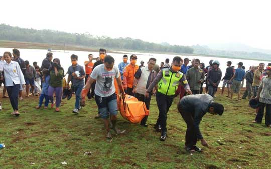 Polisi Sempat Kesulitan Identifikasi Mayat yang Mengambang di Waduk Darma