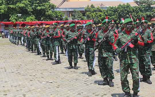 Usai Apel, TNI Unjuk Kebolehan