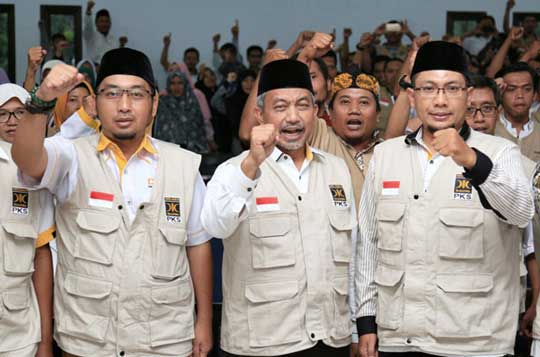 PKS Hormati Keputusan Gerindra, Lirik PDIP dan Demokrat