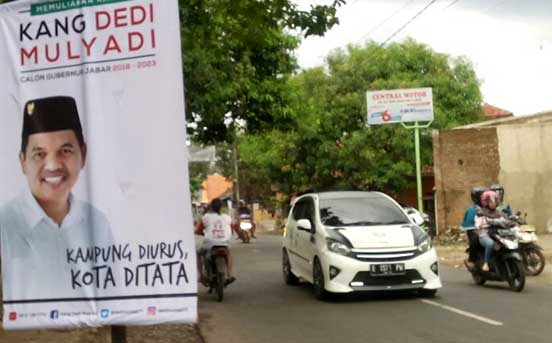 Baliho Dedi Mulyadi Makin Ramai di Majalengka