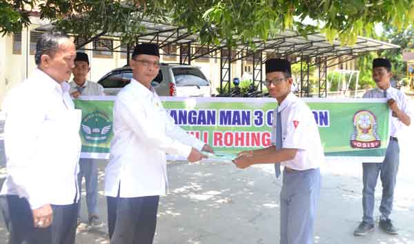 Siswa MAN 3 Cirebon Galang Bantuan untuk Rohingya