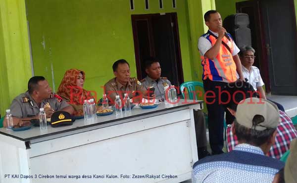 PT KAI Tertibkan Jalan Perlintasan Kereta di  Desa Kanci Kulon