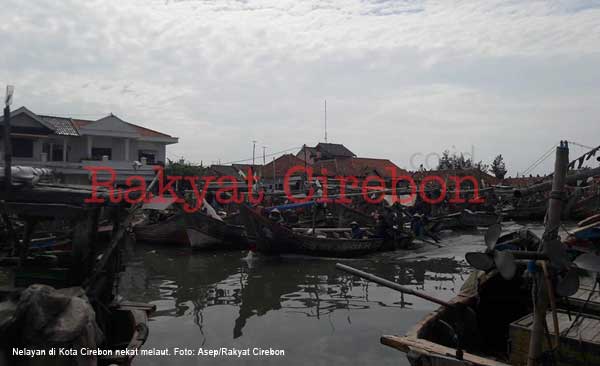 Ombak Masih Tinggi, Sejumlah Nelayan Nekat  Melaut