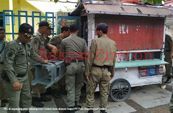 Satpol PP Awasi Daerah Terlarang PKL