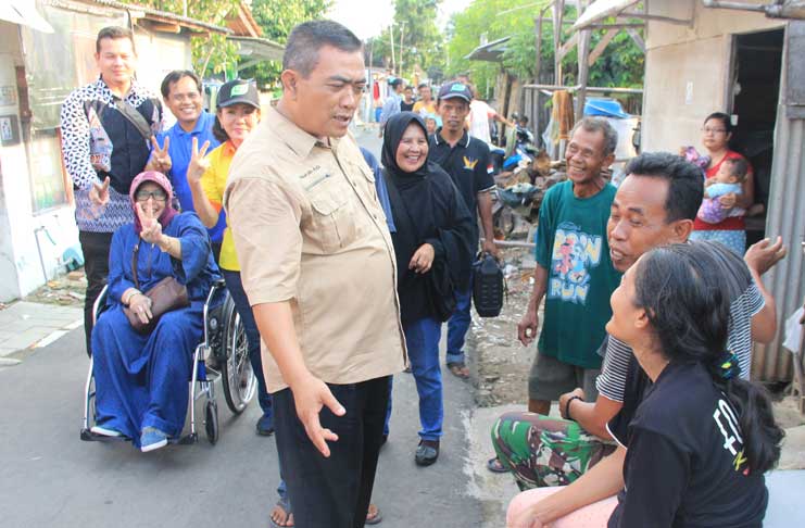 Warga Minta Tinggikan Tanggul Sungai