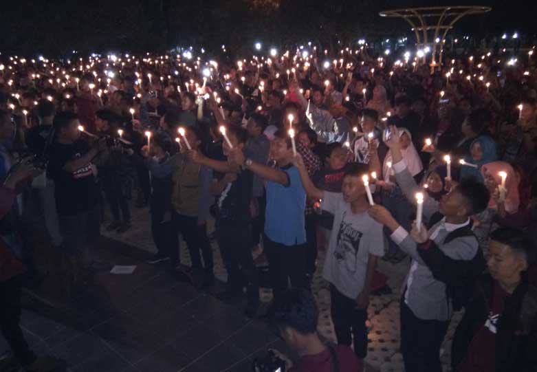 Doakan Korban, Aksi Keprihatinan 1.000 Lilin Kutuk Teroris