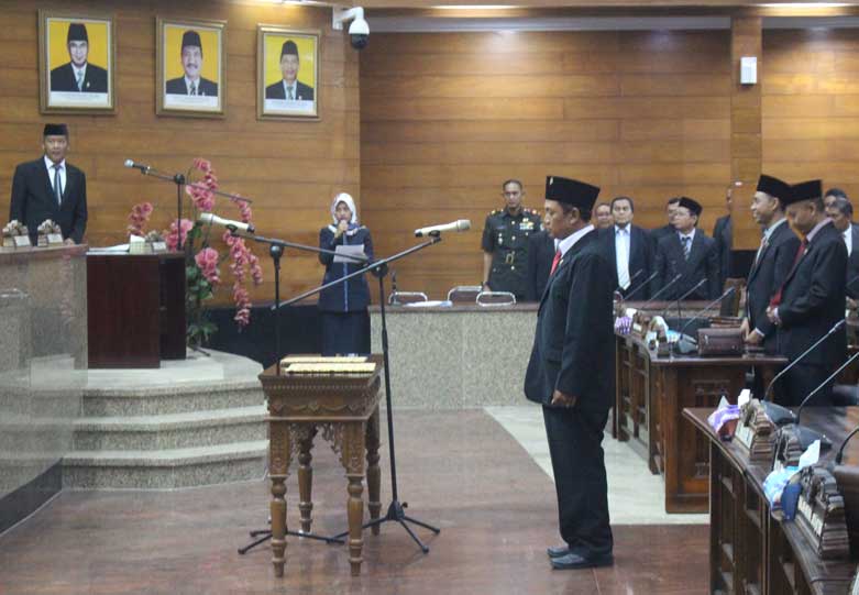 Lantik Anggota PAW, Fraksi PDIP Kembali Utuh