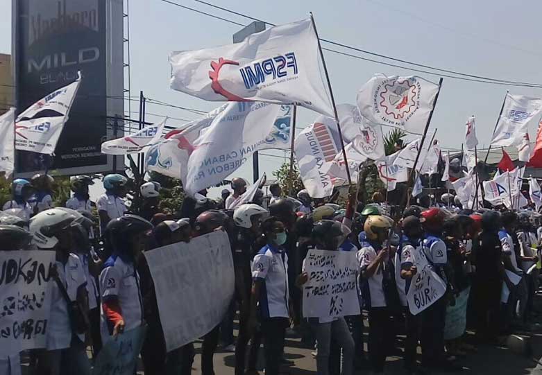 Ribuan Buruh Tolak Upah Murah