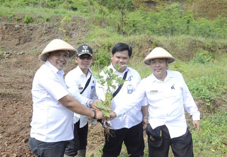 Sulap Eks Galian C Jadi Ladang