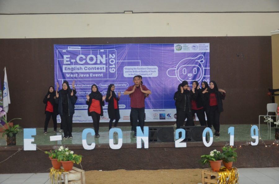 E-Con jadi Ajang Adu Kompetensi Bahasa Inggris Pelajar dan Mahasiswa