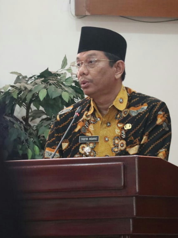 Statemen Politisi Maman soal Embarkasi Pindah ke Majalengka Picu Reaksi Pemkab dan Publik Indramayu