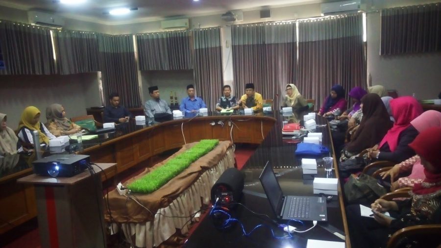 Guru Bahasa Indonesia Dilatih Susun RPP Berorientasi HOTS