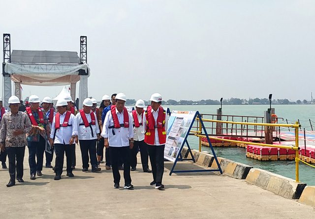 Blusukan ke Pelabuhan Patimban, Jokowi: Soft Opening Juni 2020